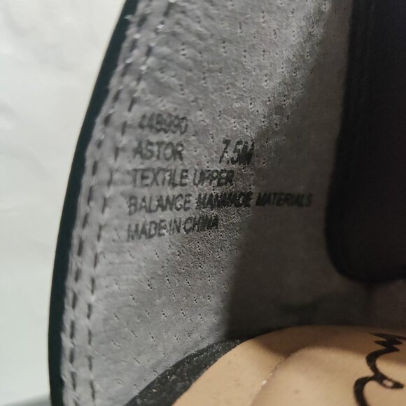 Me Too Astor Black Sandals Size 7.5M - Picture 5 of 5